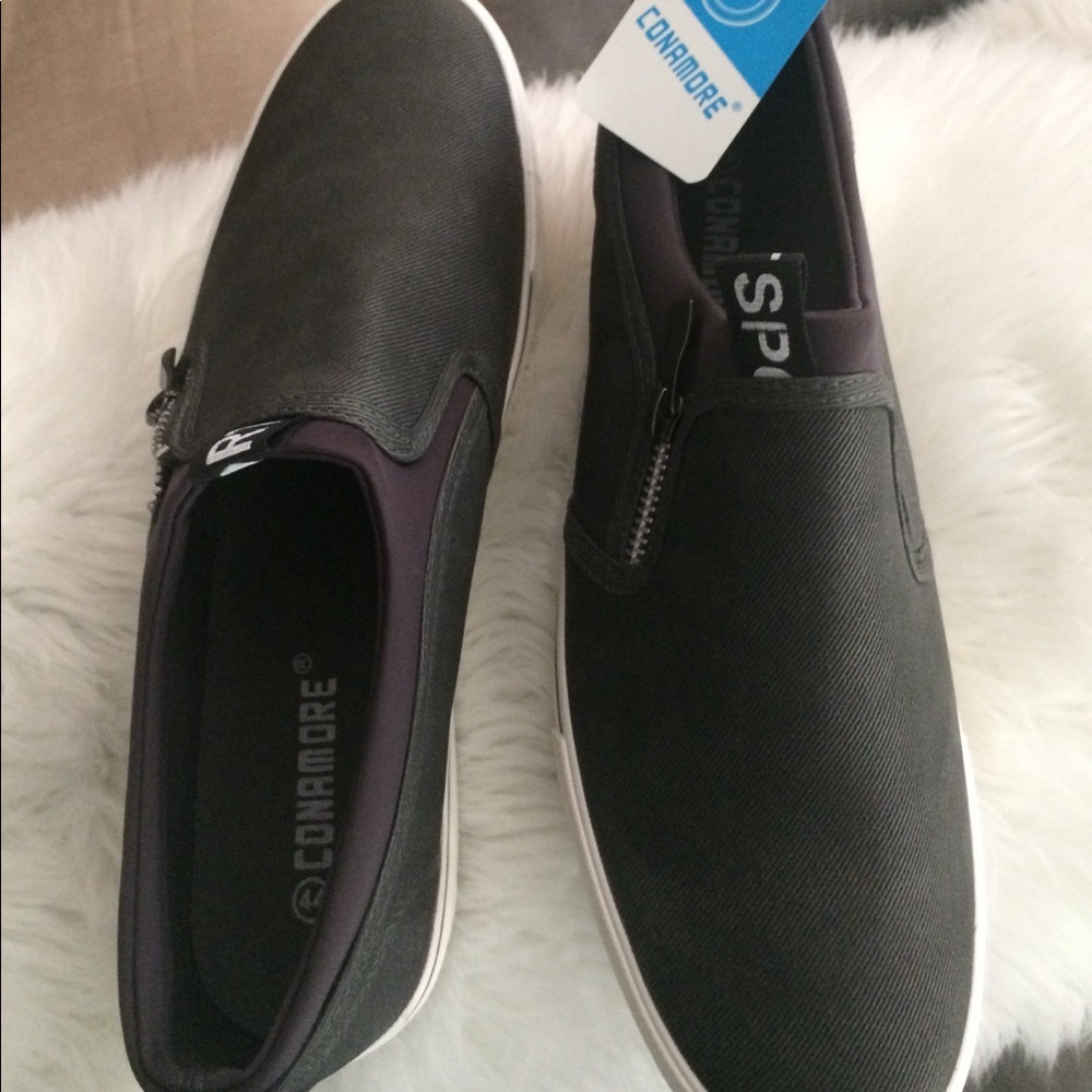 Slip on shoes. Man 10. NEW. 2 pair gray/ blue